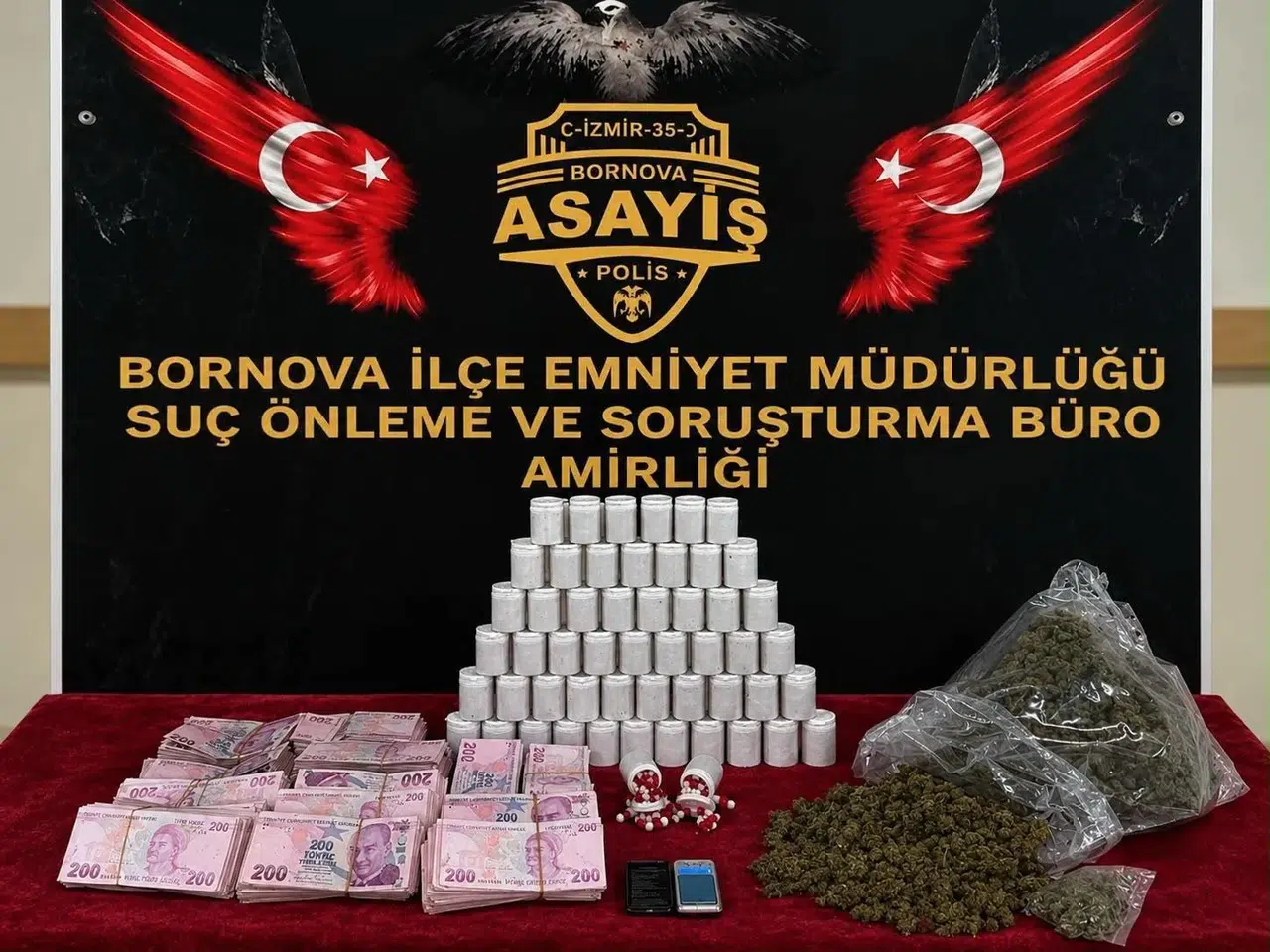 Bornova’da zehir tacirlerine gece yarısı baskını: Adreslerinden servet çıktı