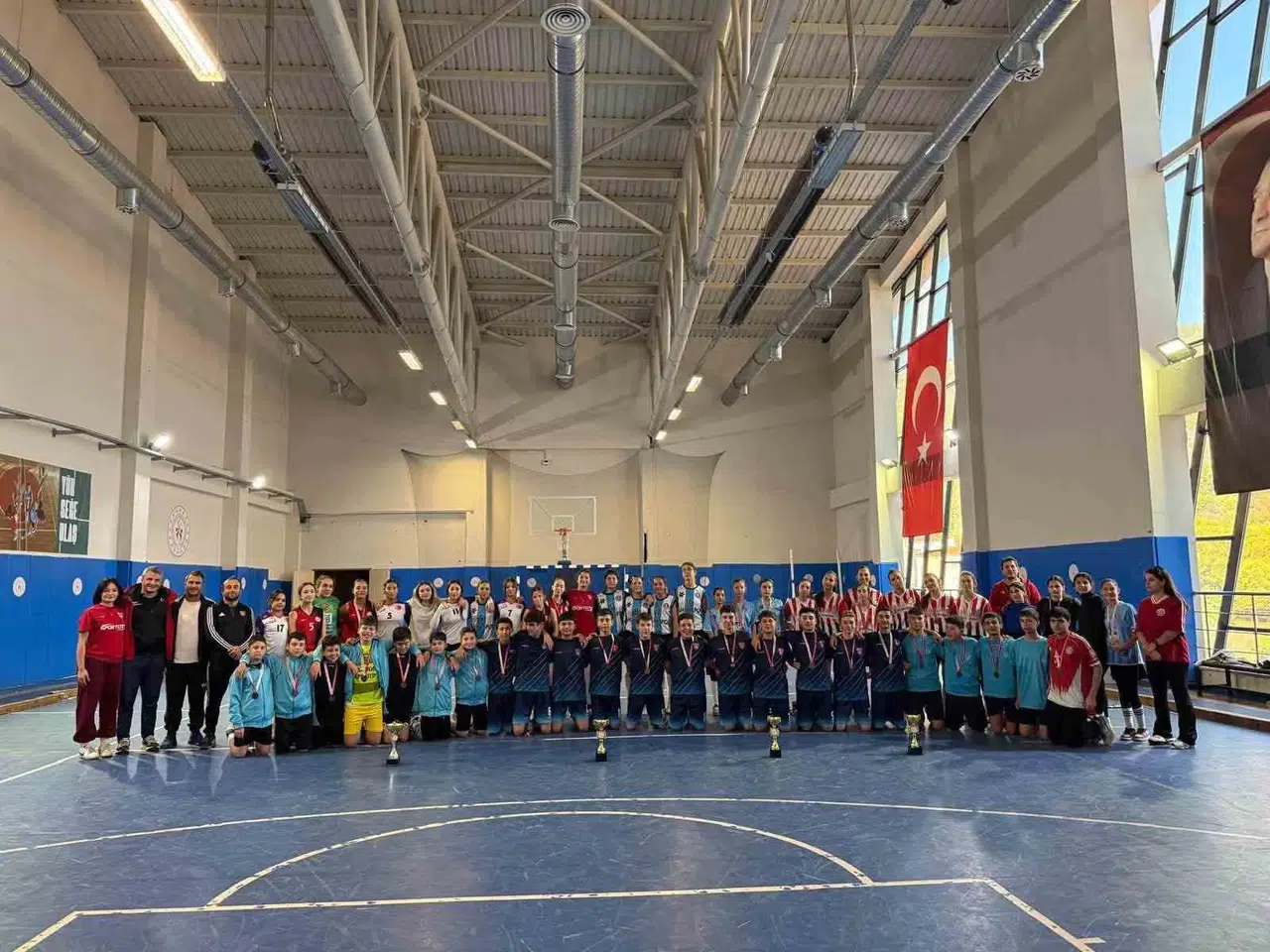 Muğla’da hokey sopaları Cumhuriyet coşkusu için havaya kalktı