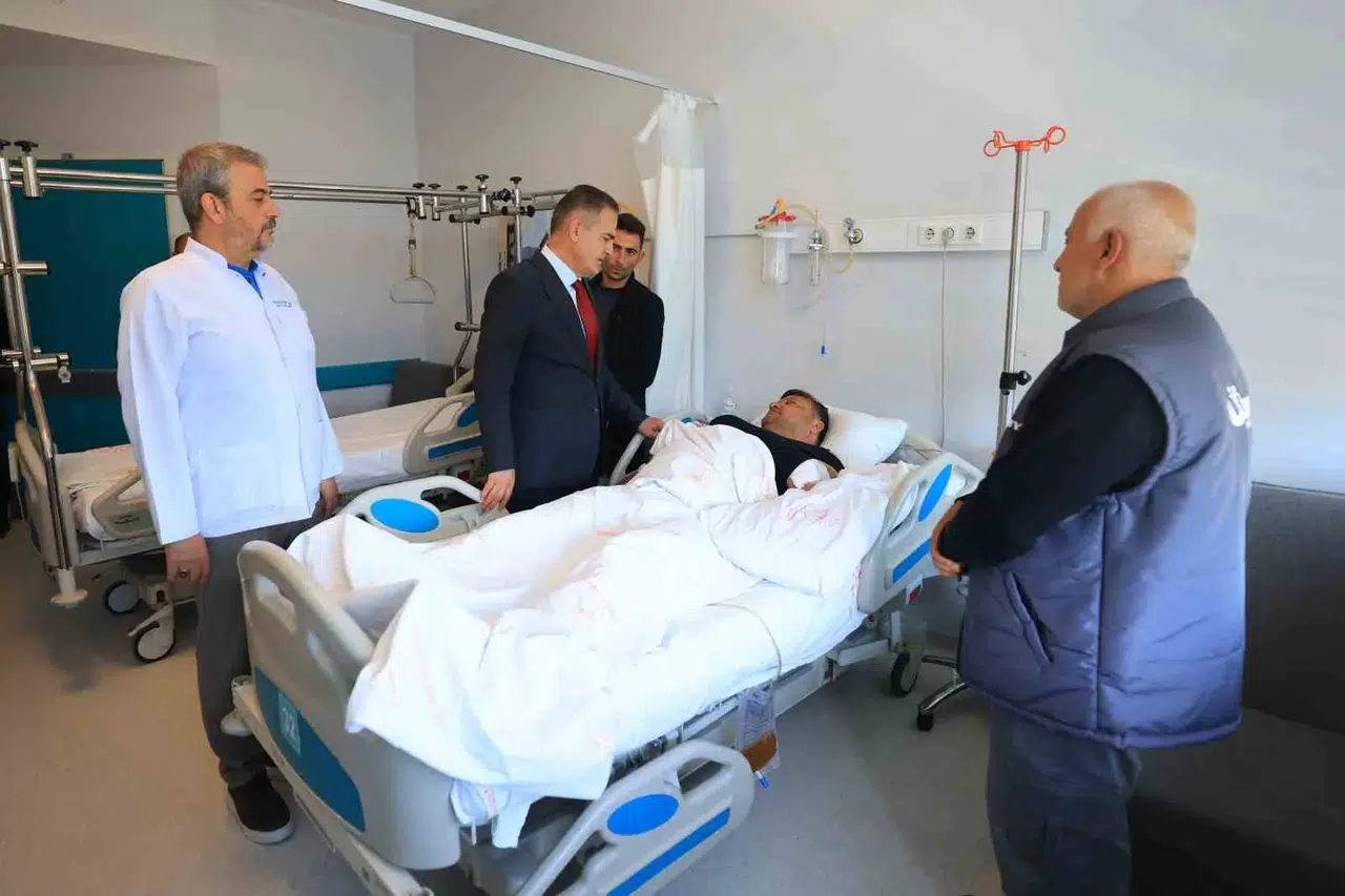 Muhtarlar Günü’nde acı kaza: Vali Akbıyık’tan yaralı muhtara ziyaret