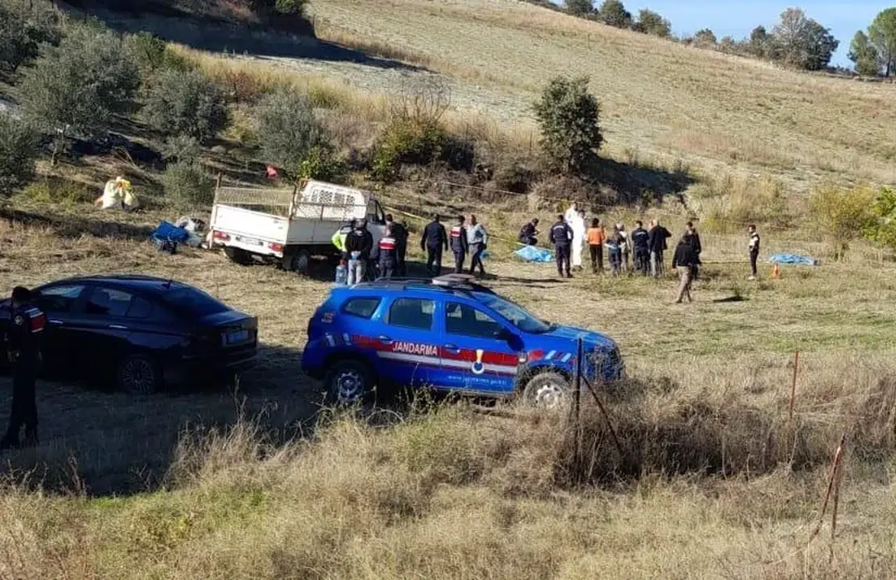 Manisa'da kan donduran infaz: Tarlada baba ve oğluna kurşun yağdırdı