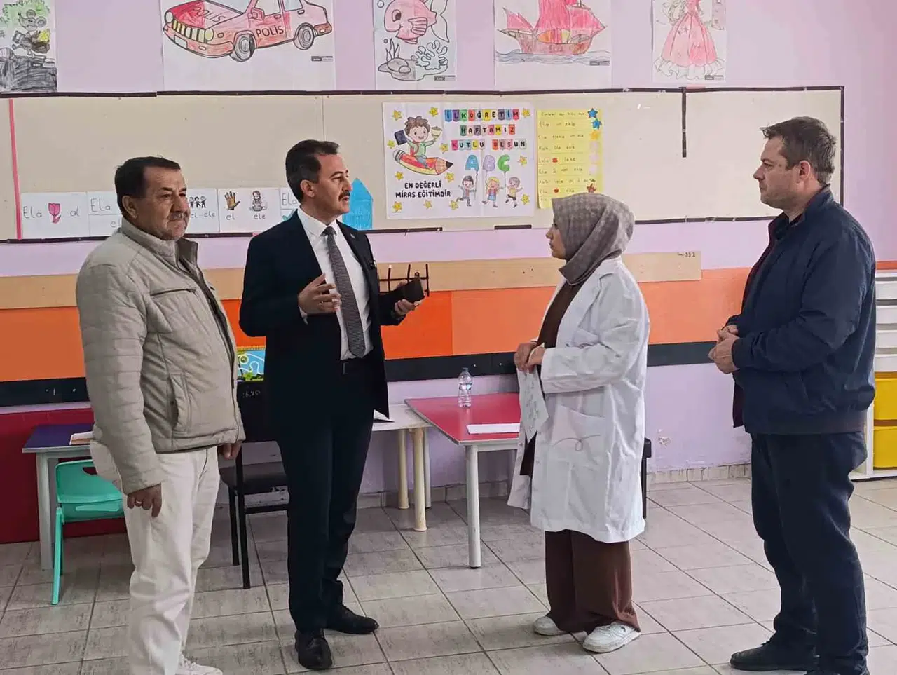 Bolvadin'de egitim mesaisi: Müdür Keleş'ten okul ziyaretlerine tam destek