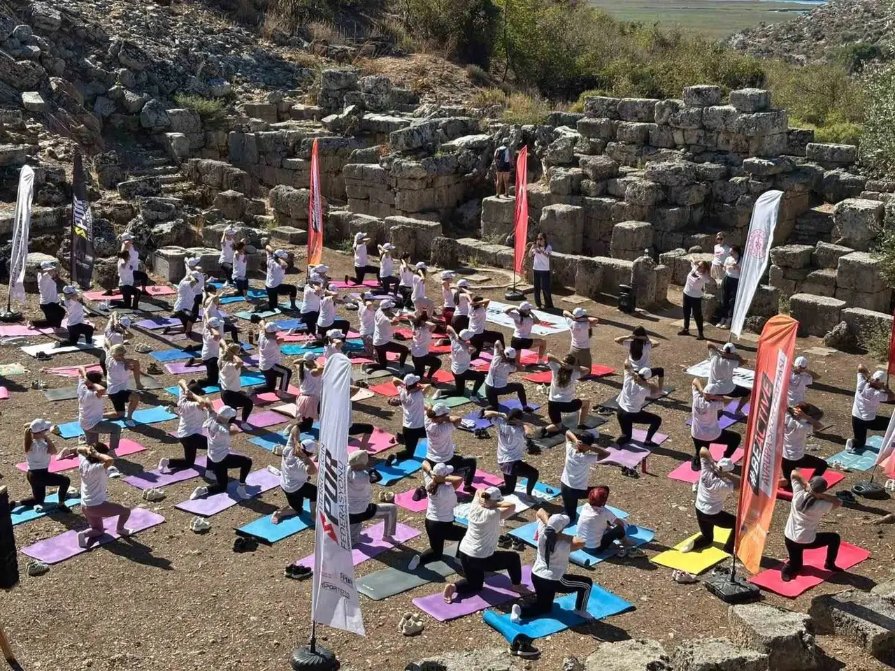 Antik taşların arasında spor şöleni: Gençler Kaunos’ta buluştu