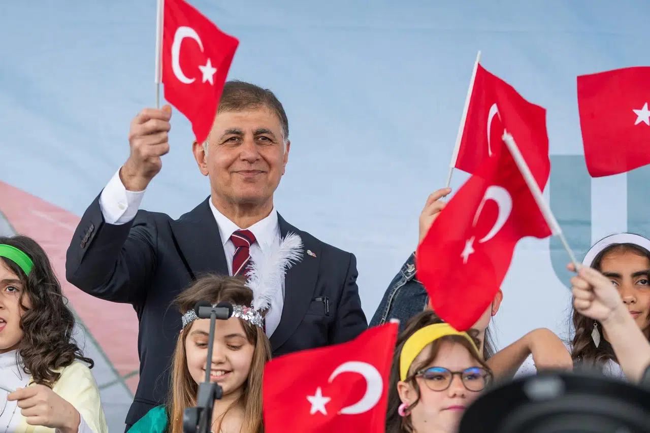 Başkan Tugay’dan 29 Ekim mesajı: “Cumhuriyet’i milletçe yaşatacağız”