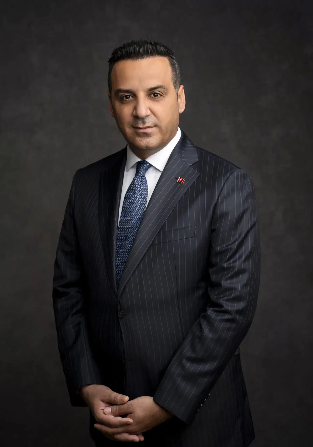 Çiğli Belediye Başkanı Onur Emrah Yıldız, AK Parti'ye geçti