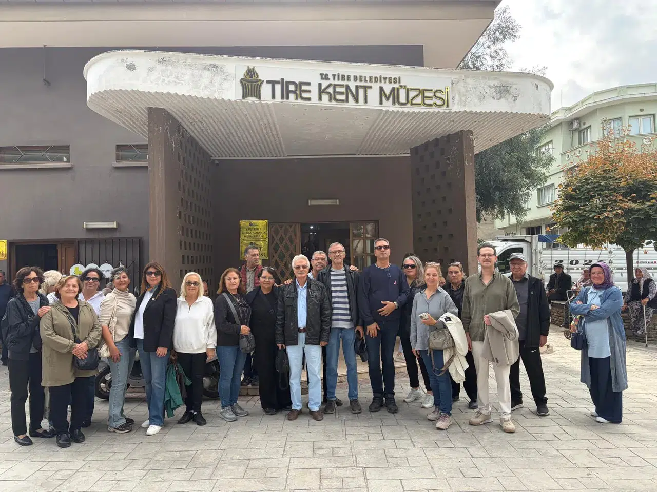 Konak Belediyesi’nden gaziler ve şehit ailelerine anlamlı gezi