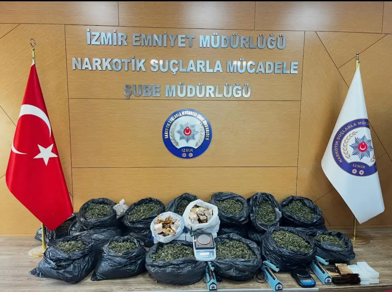 İzmir ve Muğla'da uyuşturucu operasyonu: 63 kilo skank ele geçirildi
