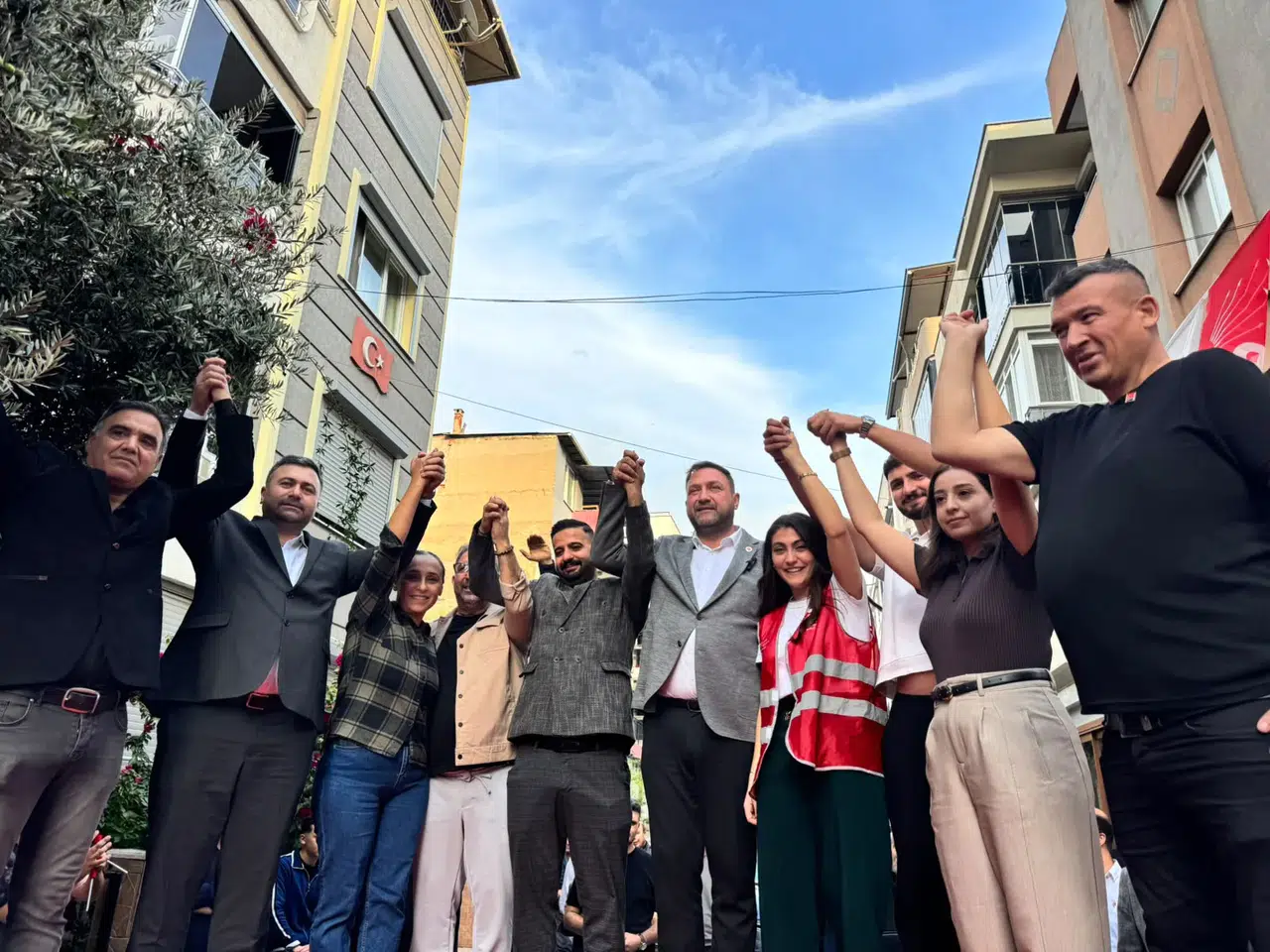 Yeni Parti'den İstifa Eden 200 Kişi CHP'ye Katıldı