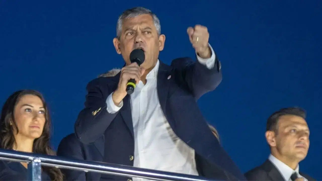 Özgür Özel, İzmir'deki basın yürüyüşüne destek verecek