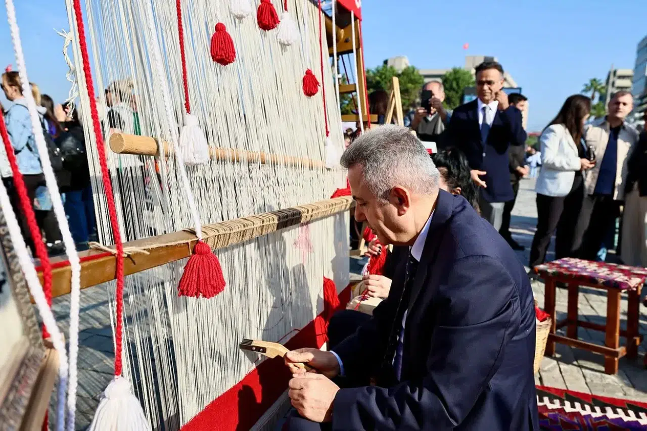 İzmir’de Cumhuriyet Coşkusu 16 Ekim’de Başlayacak: Konak Atatürk Meydanı Etkinliklerle Dolacak