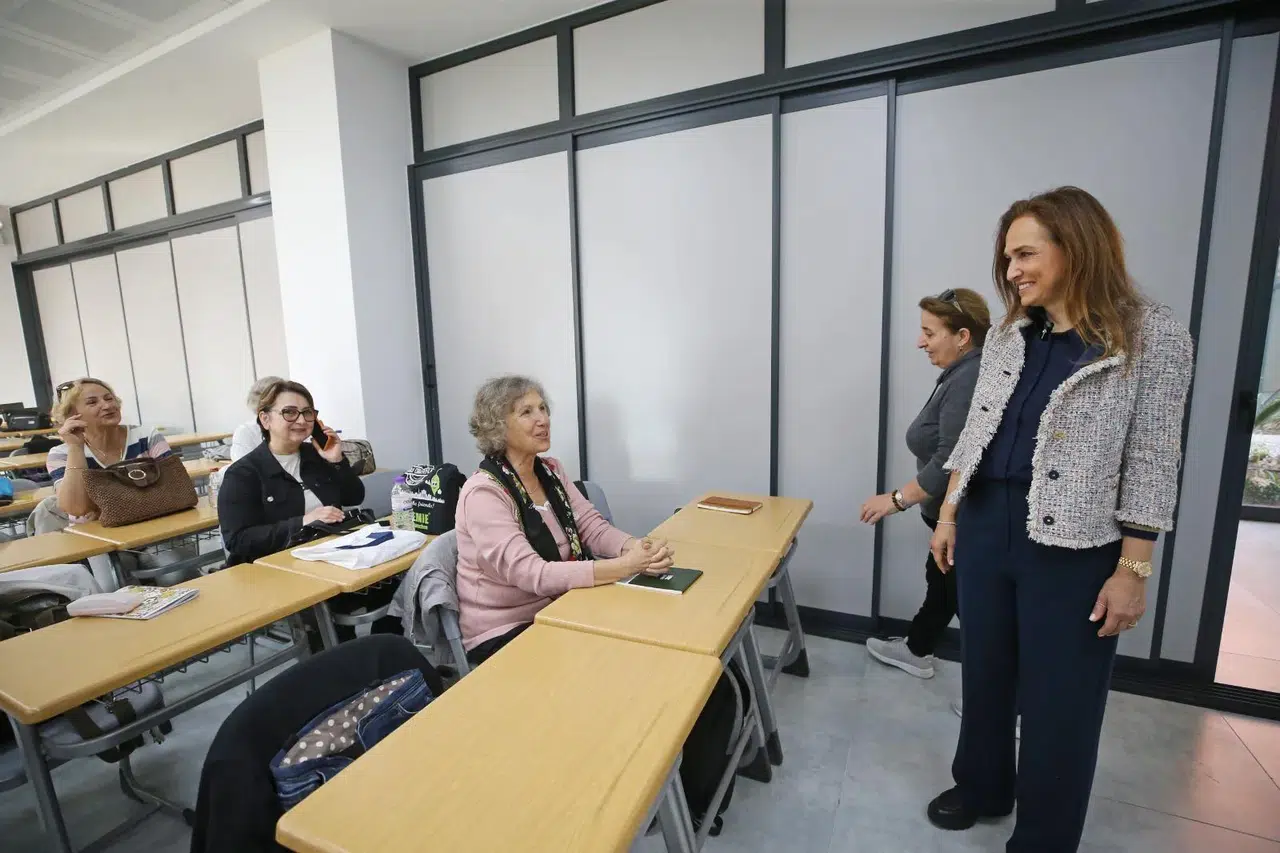 Karşıyaka 3. Yaş Üniversitesi’nde yeni dönem başladı!