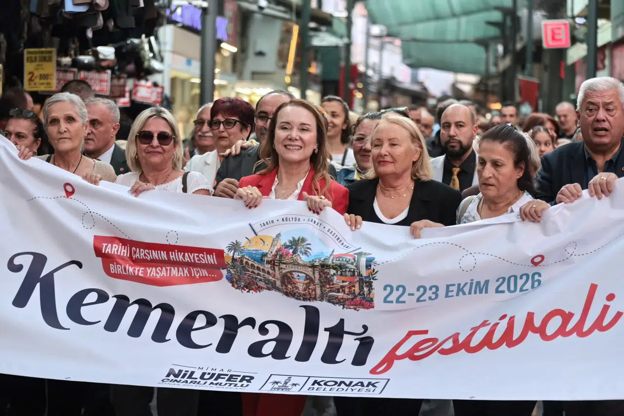 Kemeraltı’nın sokakları festivalle şenlendi