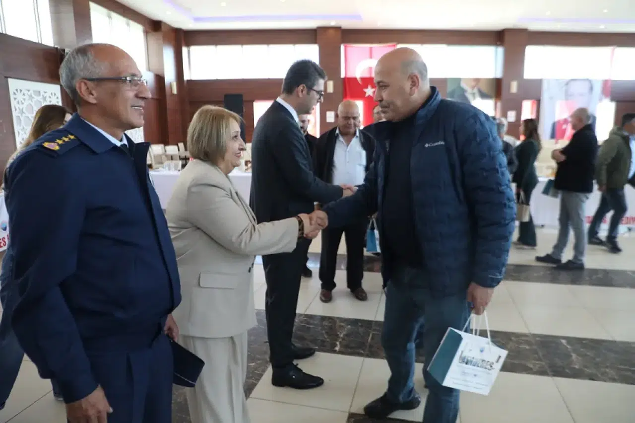 Menderes'te Muhtarlar Günü Kutlandı