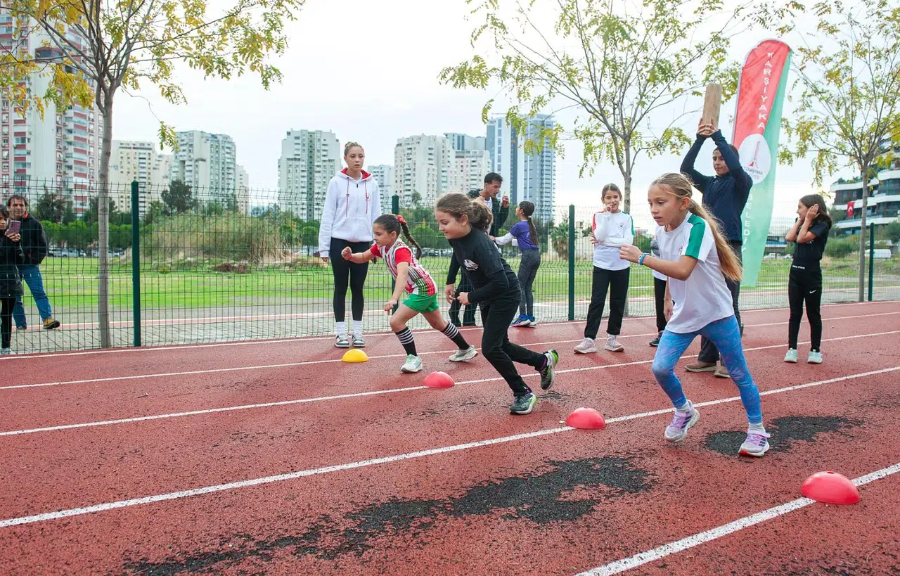 Karşıyaka’da 7’den 77’ye bayram coşkusu
