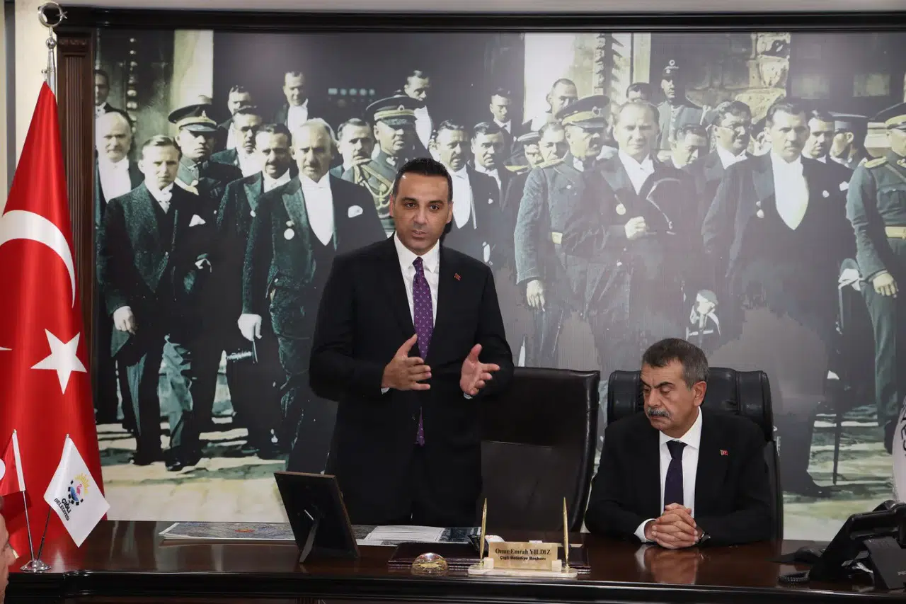 Bakan Tekin’den Çiğli’ye ziyaret: Başkan Yıldız, sunum yaptı