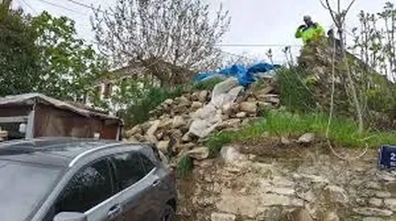 İzmir'de korku dolu anlar: Kontrolden çıkan araç tezgaha daldı, bir çocuk yaralandı