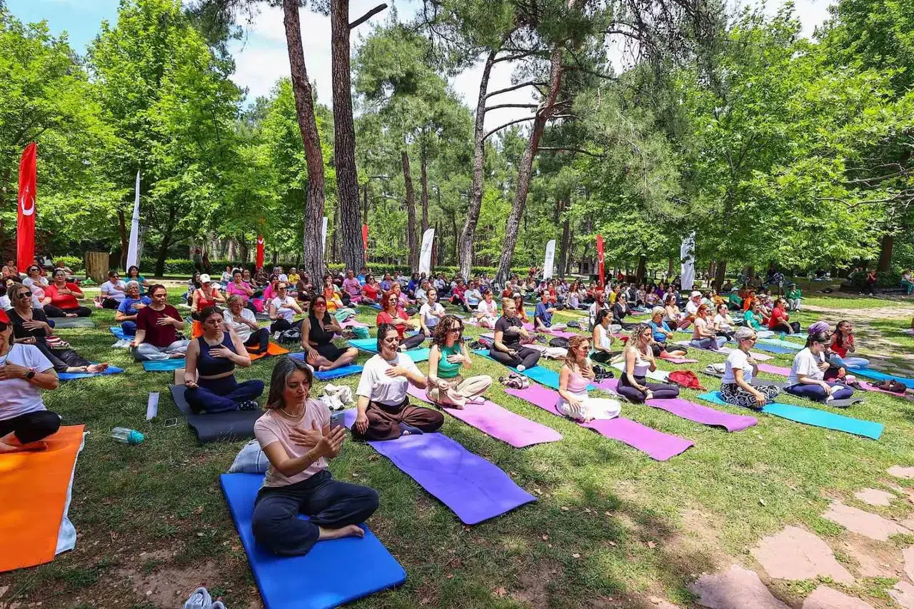 Denizli’de yoga rüzgarı: Şehrin stresini doğanın kucağında attılar
