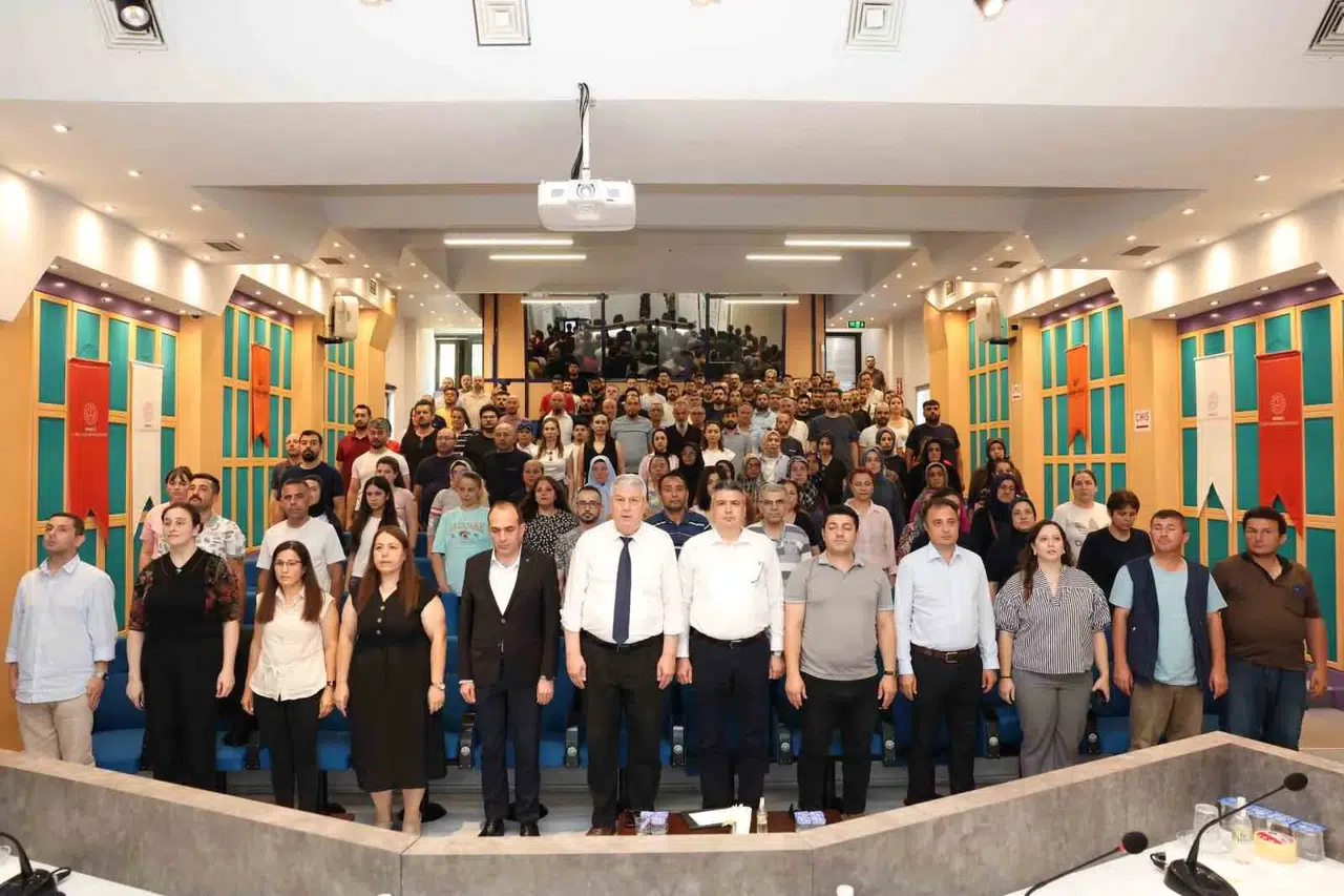 Fabrika mesaisinde aile akademisi: Denizli'de sanayiciden eğitime tam destek