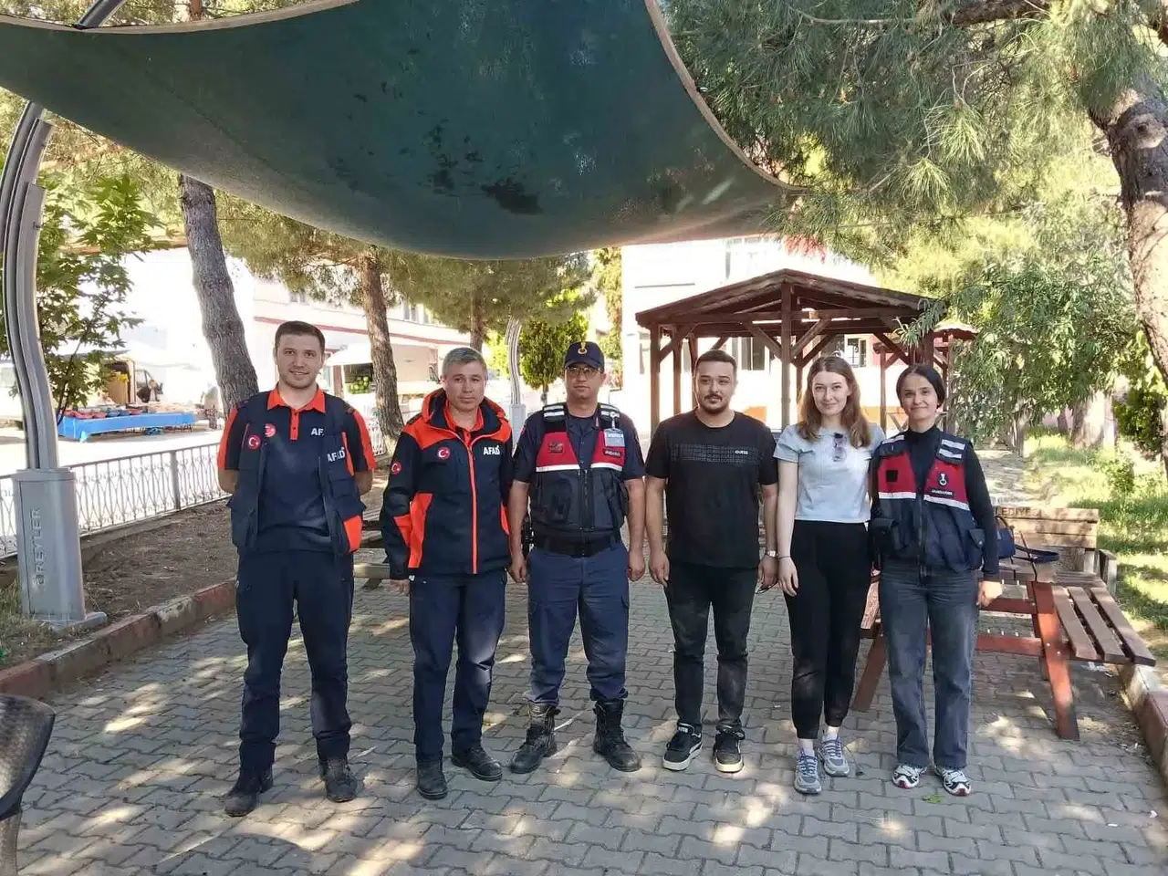 Simav Dağı’nda korku dolu gece: Kaybolan çift çamura saplanan araçlarında bulundu