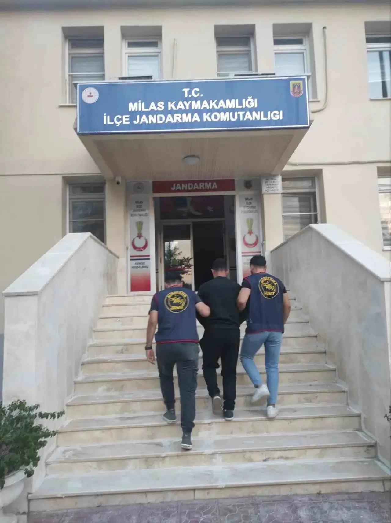 Muğla'da jandarma nefes aldırmadı: Bir haftada 114 aranan şahıs yakalandı