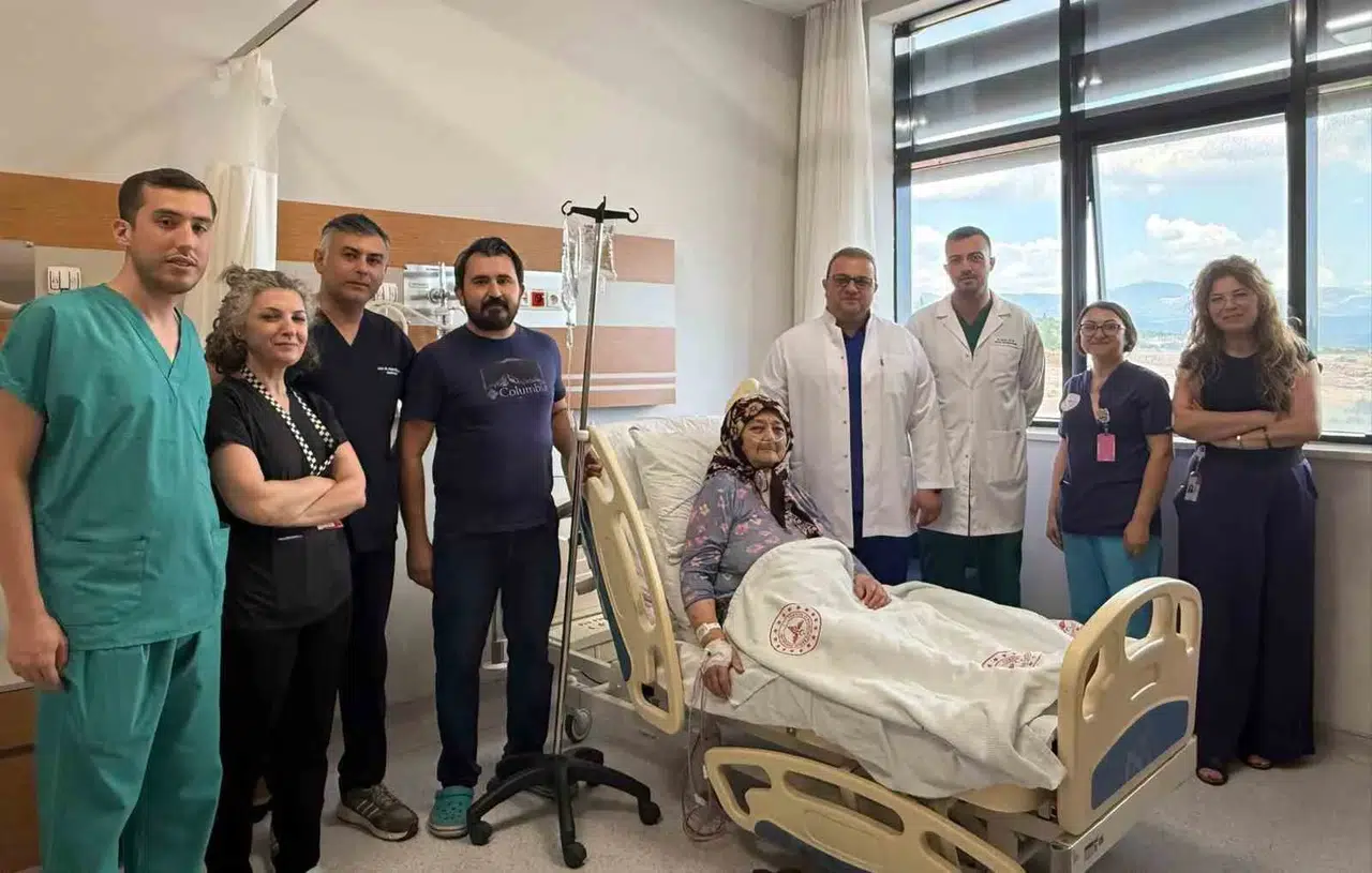 Muğla'da tıp dünyasını konuşturan operasyon: Yüksek riskli hastaya uyutmadan kanser ameliyatı