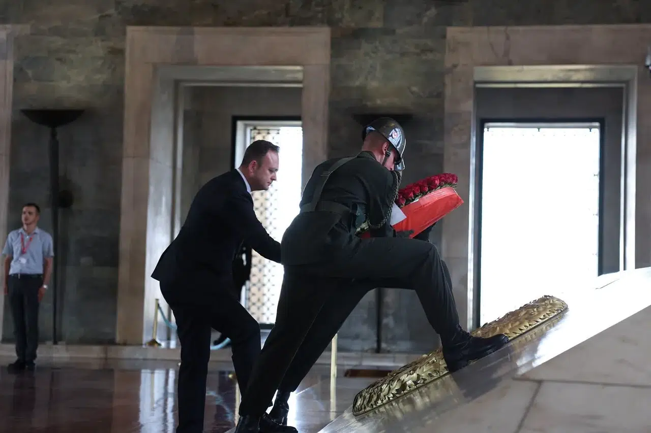 Çivril’in yerel yöneticileri Başkent’te: Ata’nın huzurunda söz verdiler