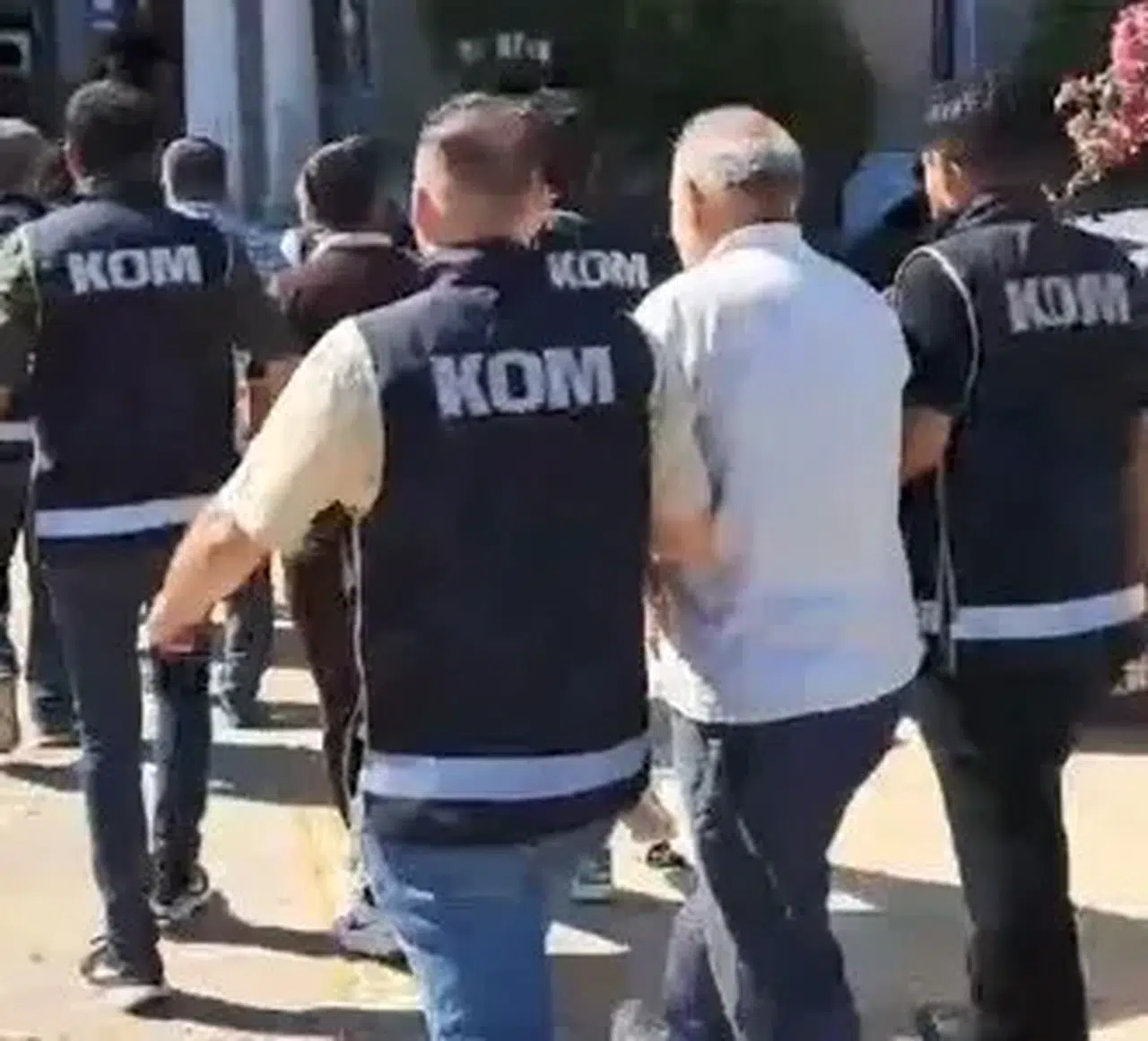 Didim'de arsa vurgunu operasyonu: Sahte vekaletname çetesi cezaevini boyladı