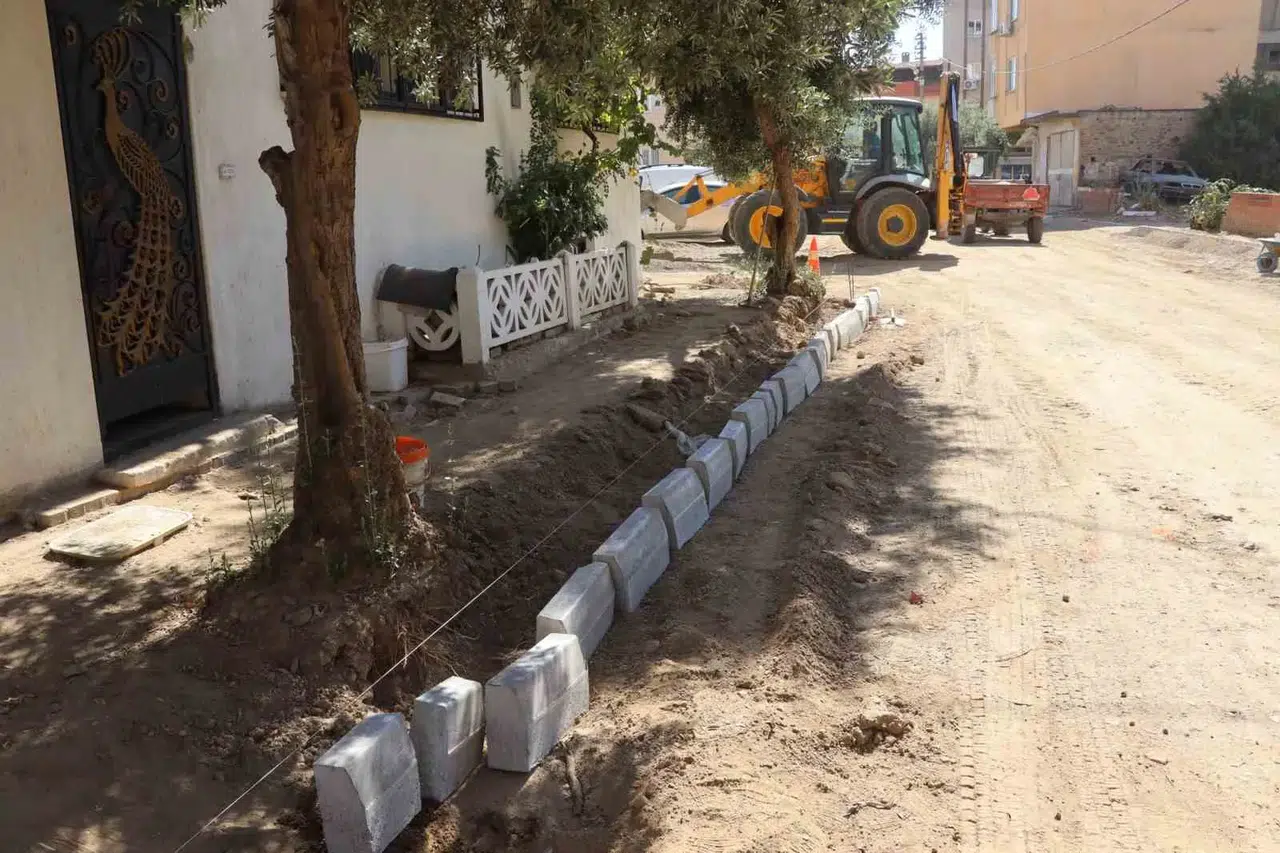 Nazilli'de yol seferberliği: Dumlupınar Mahallesi'nde hummalı çalışma