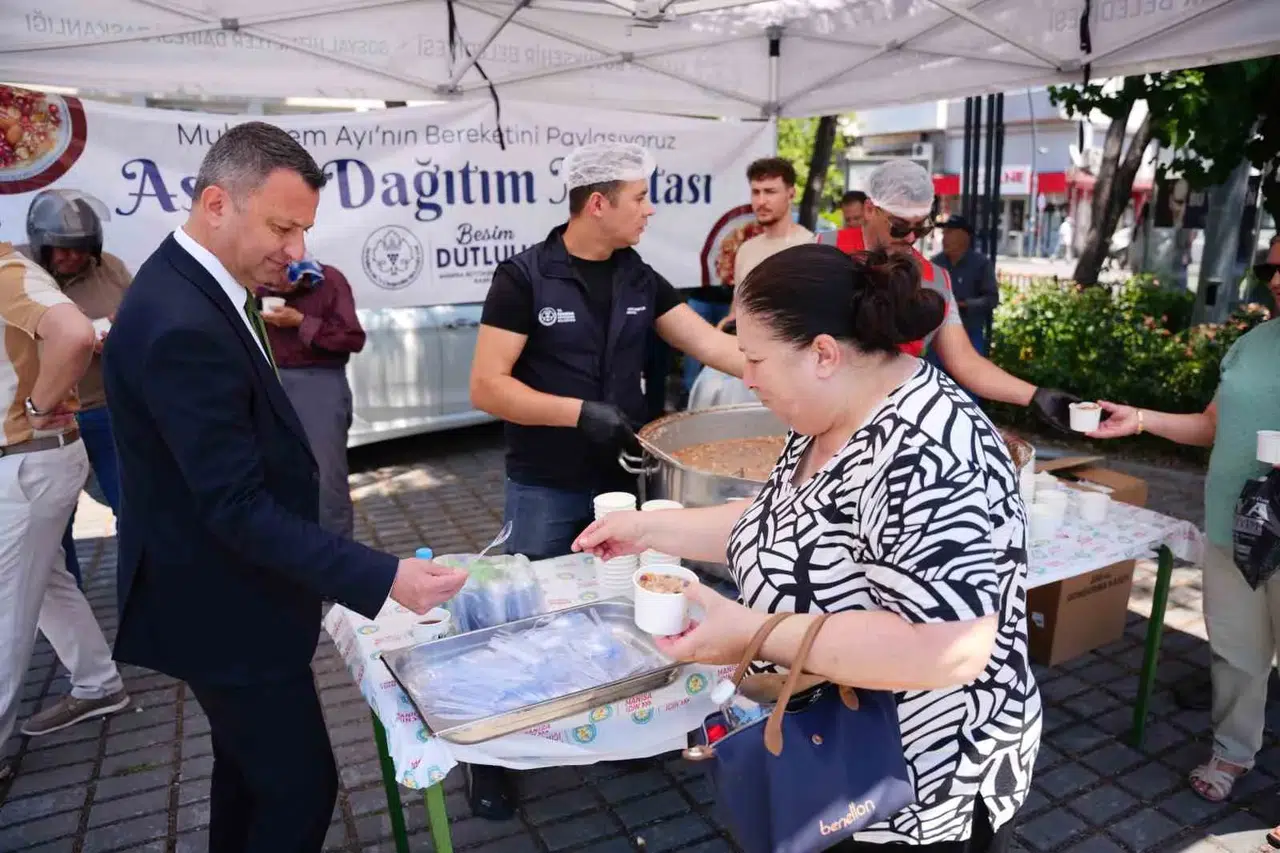 Manisa'da Muharrem bereketi: Kazanlar bu kez Soma ve Akhisar için kaynadı