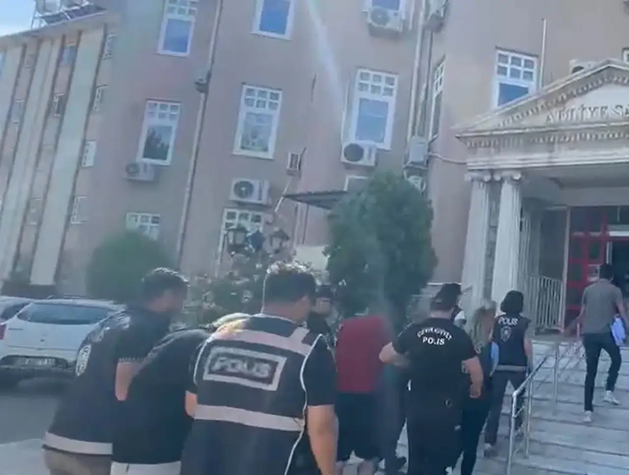 Didim’de fuhuş çetesine ağır darbe: 8 kadın kurtarıldı, 4 kişi tutuklandı