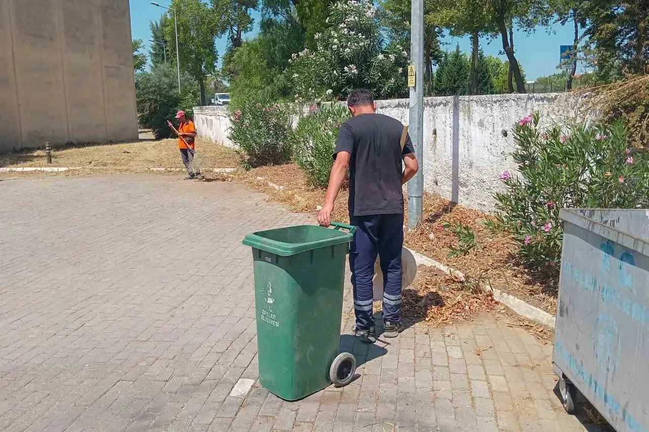 Efeler’in ticaret kalbinde hijyen mesaisi: Gıda Çarşısı baştan aşağı yenilendi