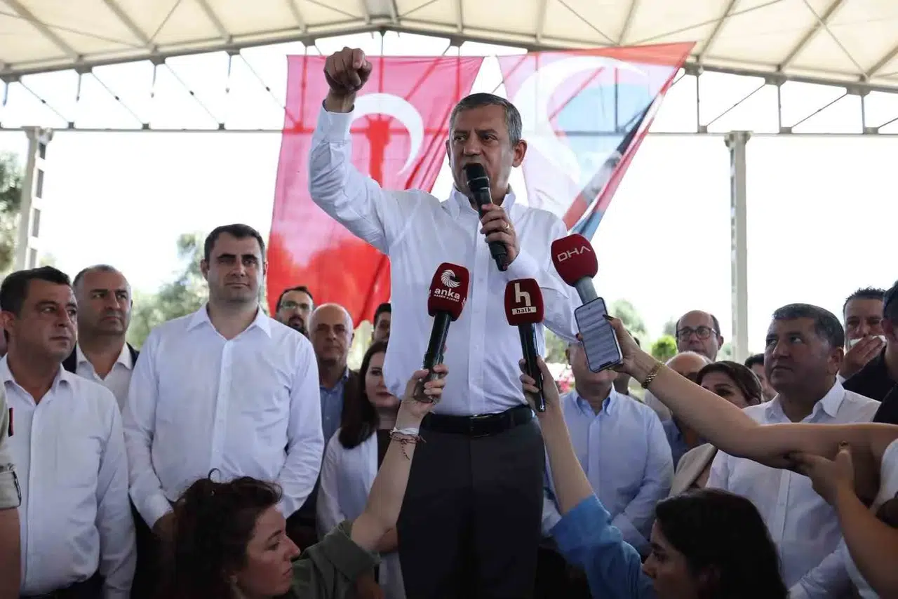 Özgür Özel'den Bayındır'da sert tepki: Sandık iradesine müdahaleye izin vermeyeceğiz