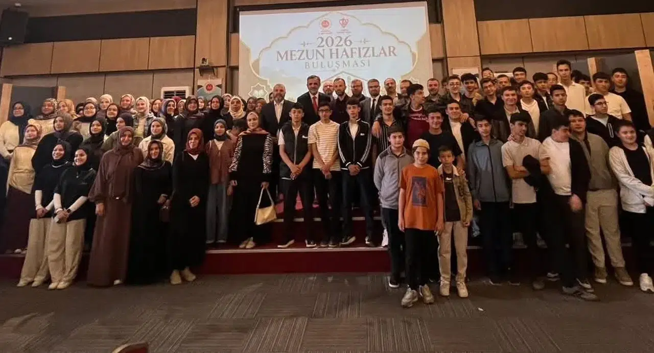 Kütahya'da hafızlık heyecanı: Geleceğin rehberleri diplomalarını aldı