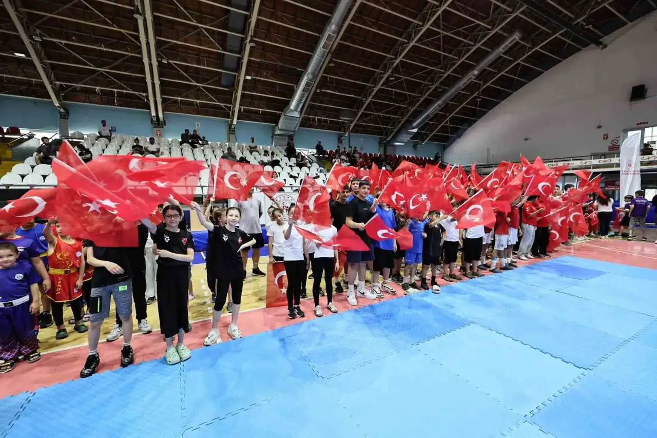 Manisa’da yazın adresi spor salonları oldu: 36 branşta kapılar açıldı
