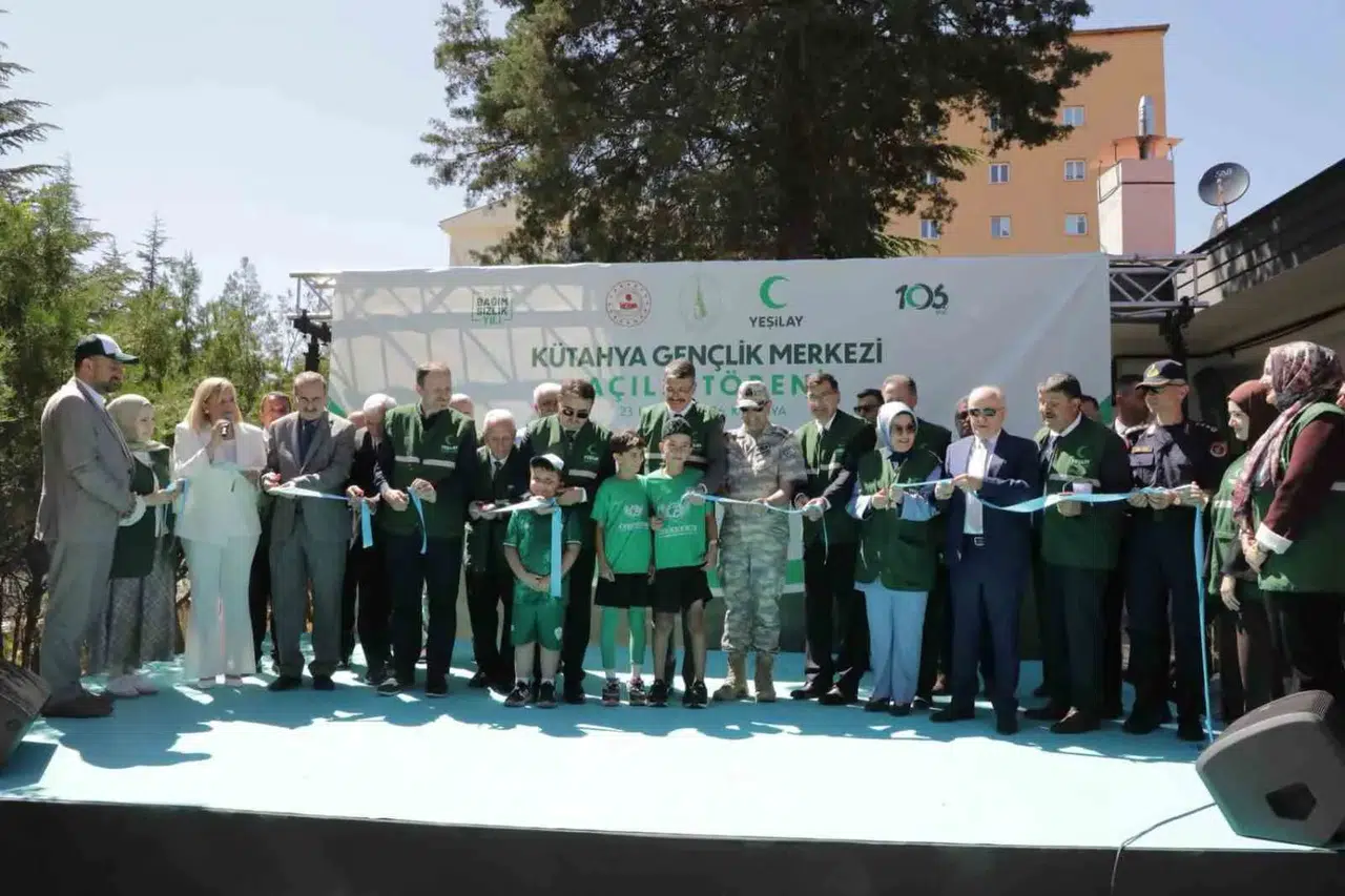 Kütahya’da gençlerin yeni buluşma noktası: Yeşilay Gençlik Merkezi kapılarını açtı