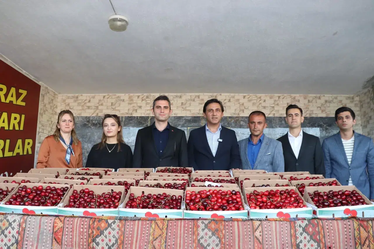 Selendi’de kiraz hasadı şölene dönüştü: En iyiler ödüllendirildi