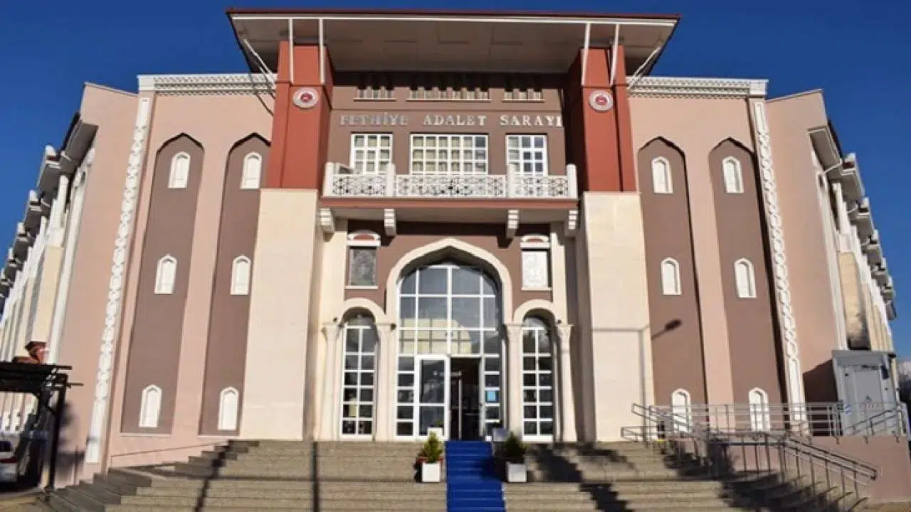Fethiye'de şafak operasyonu: İş dünyasından isimlerin de olduğu 18 kişi kıskıvrak yakalandı