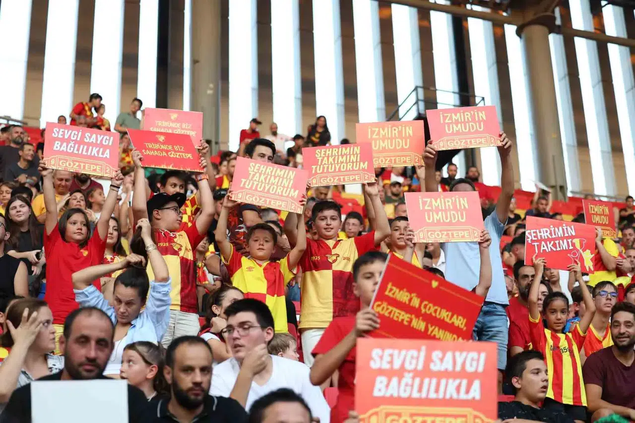 Göztepe’den minik taraftarlara karne sürprizi: Başarıyı hediyeyle taçlandırıyorlar