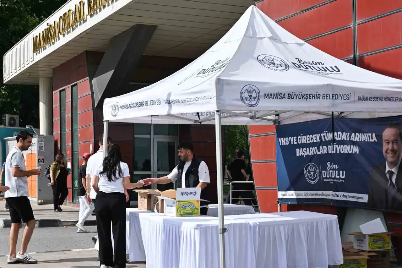 Sınav maratonunda Manisa Büyükşehir’den serinleten destek