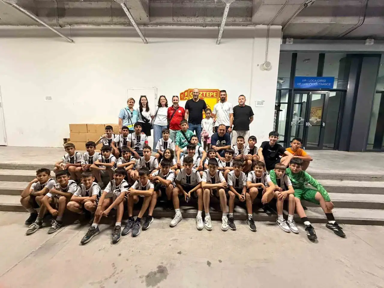 Minik kramponlara dev kulüpte unutulmaz gün: Başkan Zencirci’den şampiyonlara özel jest
