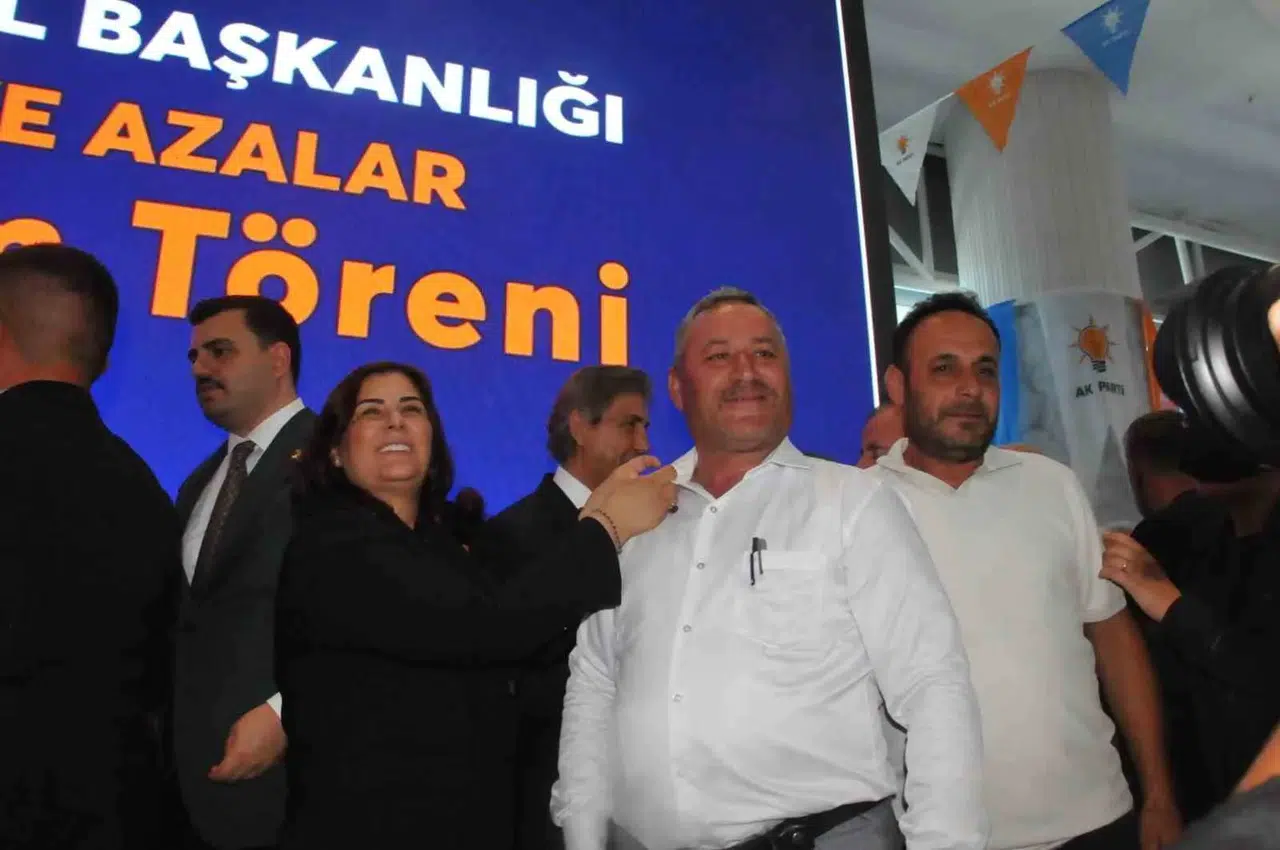 Aydın'da dev katılım: Bin 10 isim AK Parti saflarına katıldı