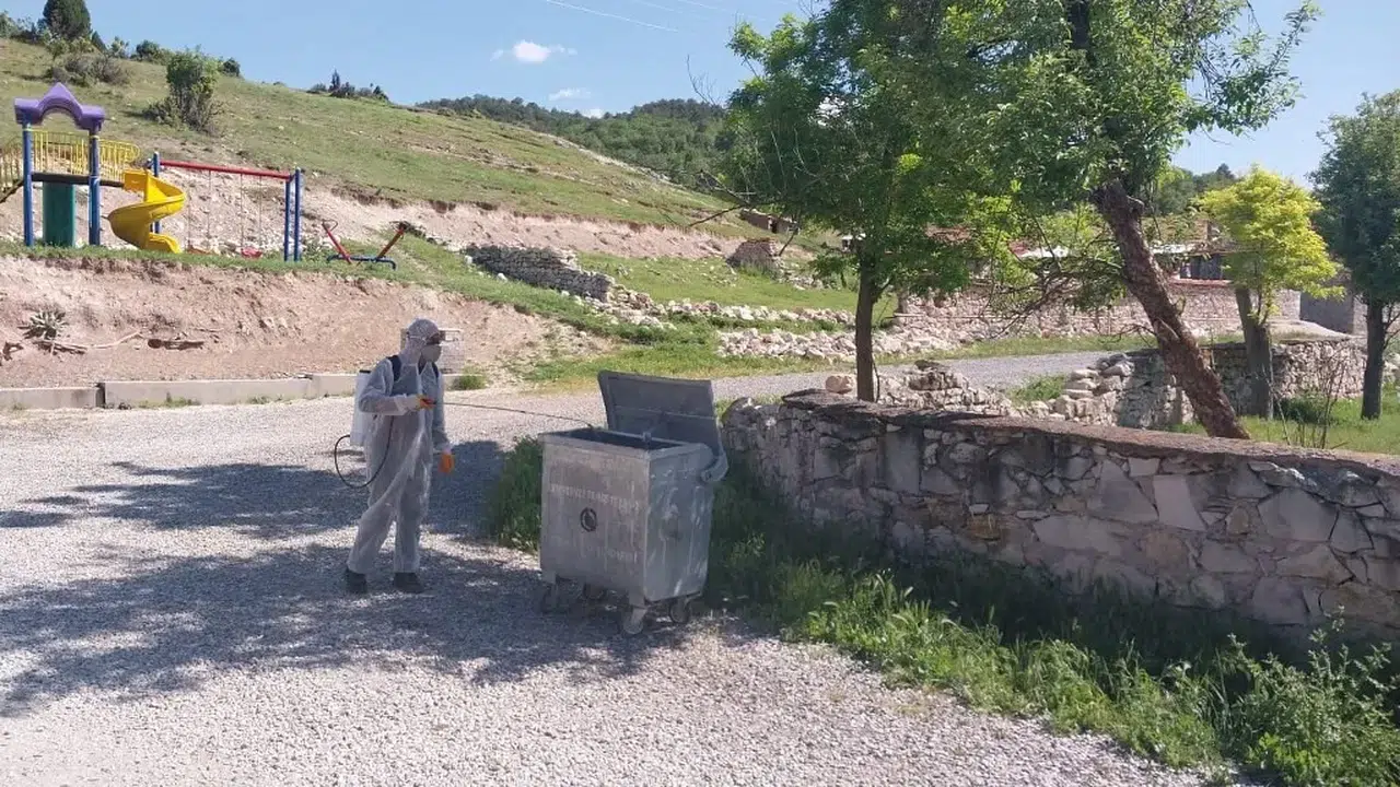 Kütahya'da haşere ile mücadele mesaisi: Yaz ayları için düğmeye basıldı