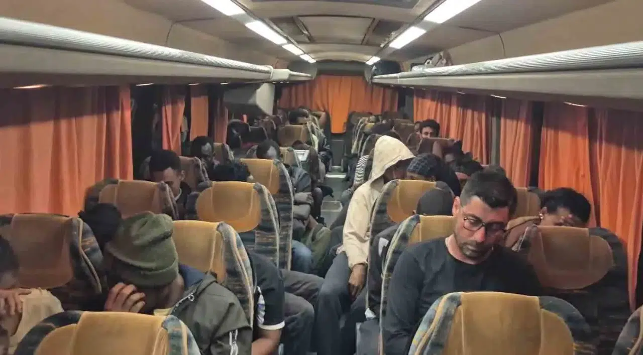 Seferihisar kıyılarında gece operasyonu: Kaçak geçişe geçit verilmedi