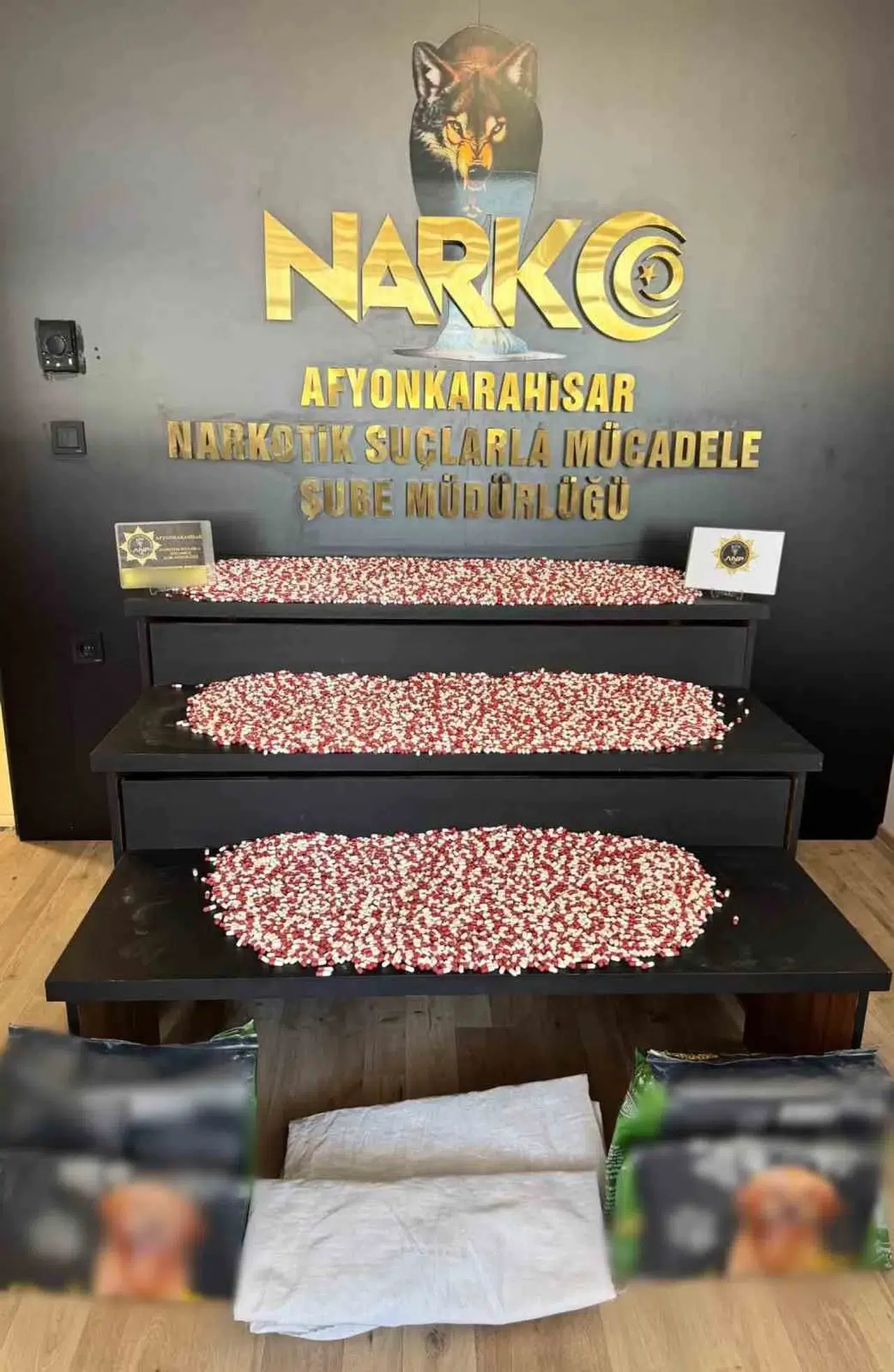 Kargo paketinden zehir çıktı: Afyonkarahisar’da büyük operasyon