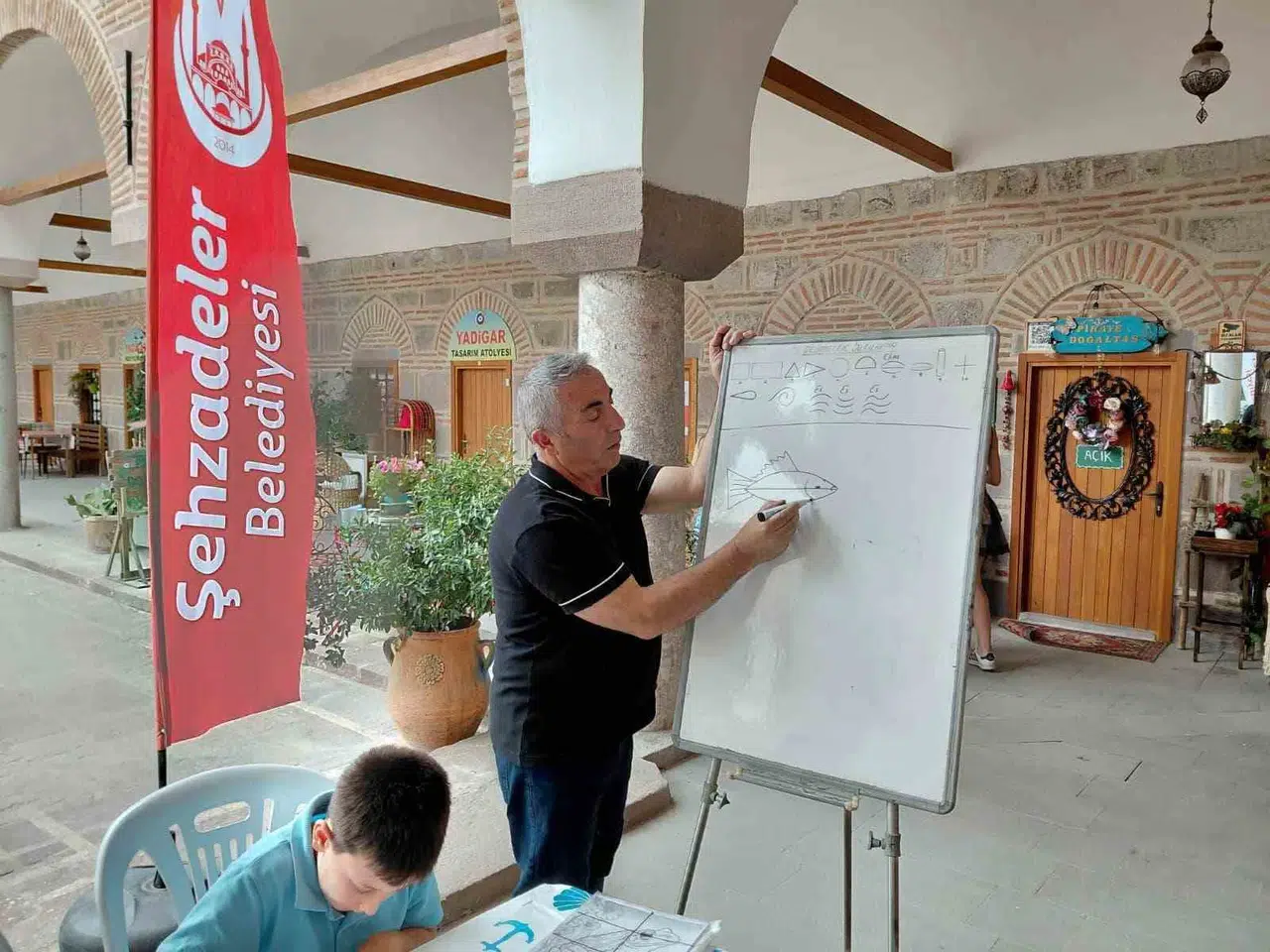 Tarihin kalbinde fırça darbeleri: Kurşunlu Han sanatın yeni adresi oldu