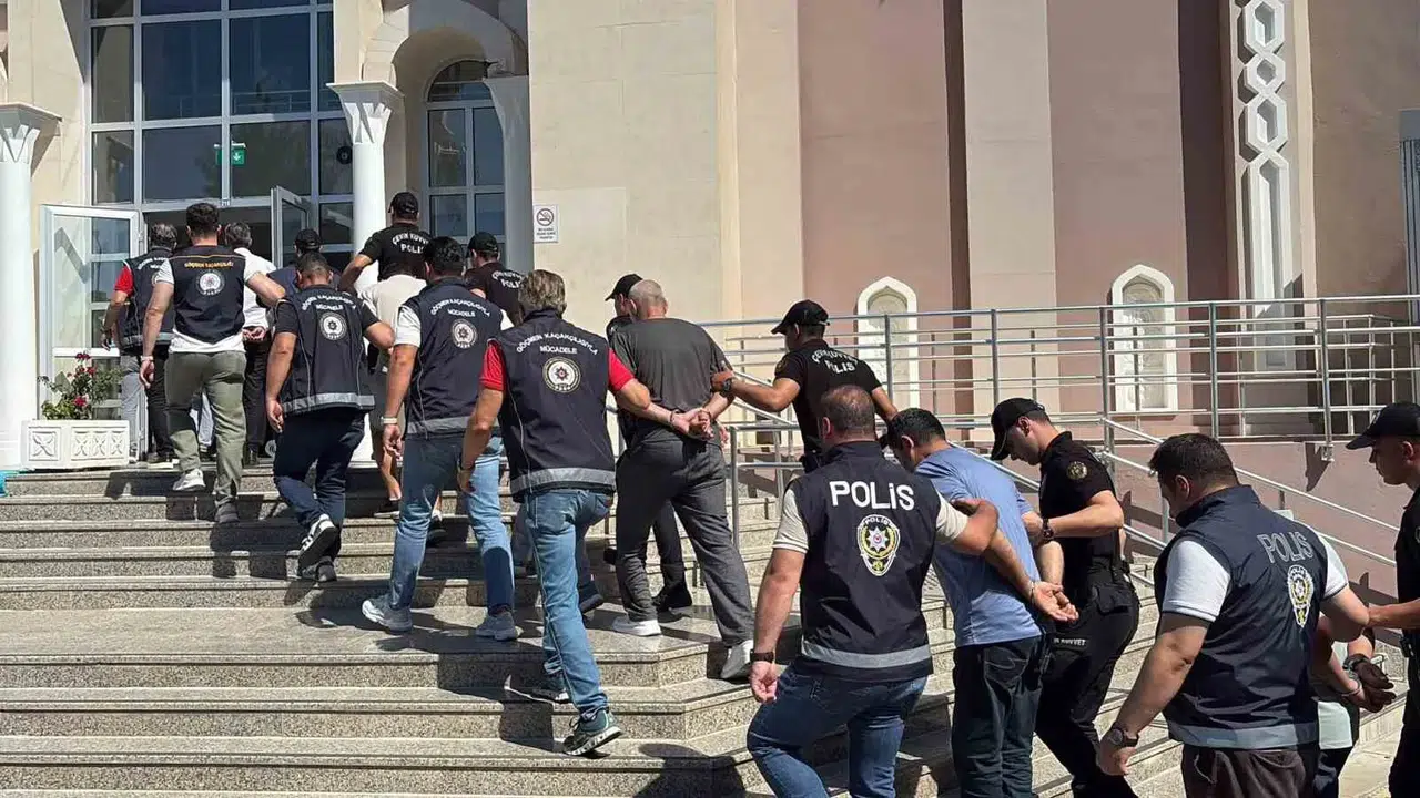 Fethiye merkezli kaçakçılık şebekesine darbe: 18 kişi hakim karşısına çıkıyor