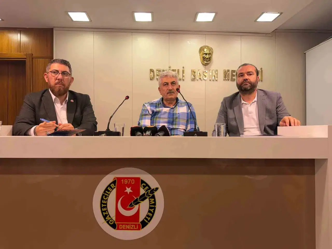 Denizli’de gazetecilerin hakları masaya yatırıldı: MEDYA-İŞ’ten kritik uyarılar