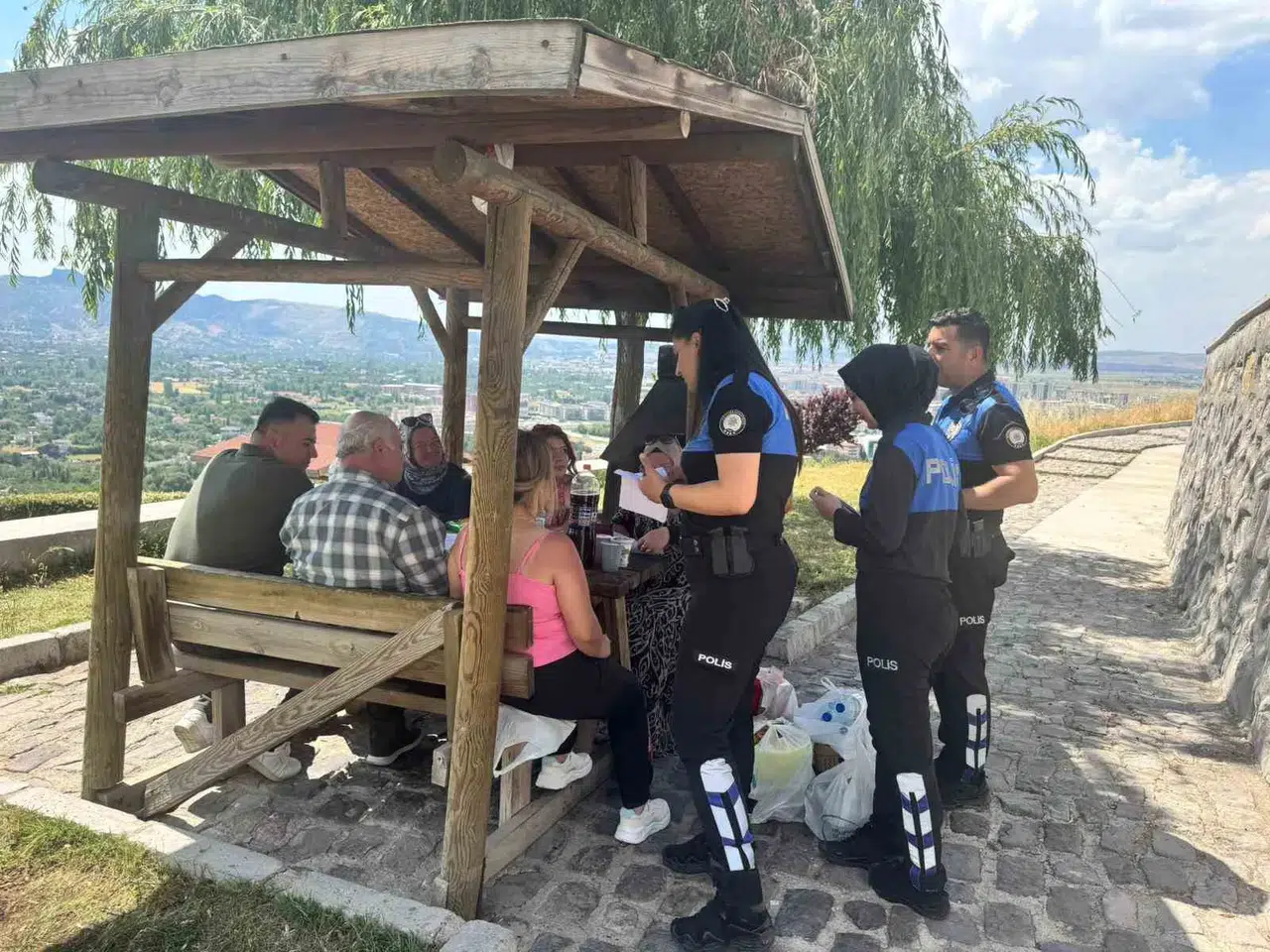Afyonkarahisar'da ormanlar için teyakkuza geçildi: Emniyetten piknikçilere kritik uyarı