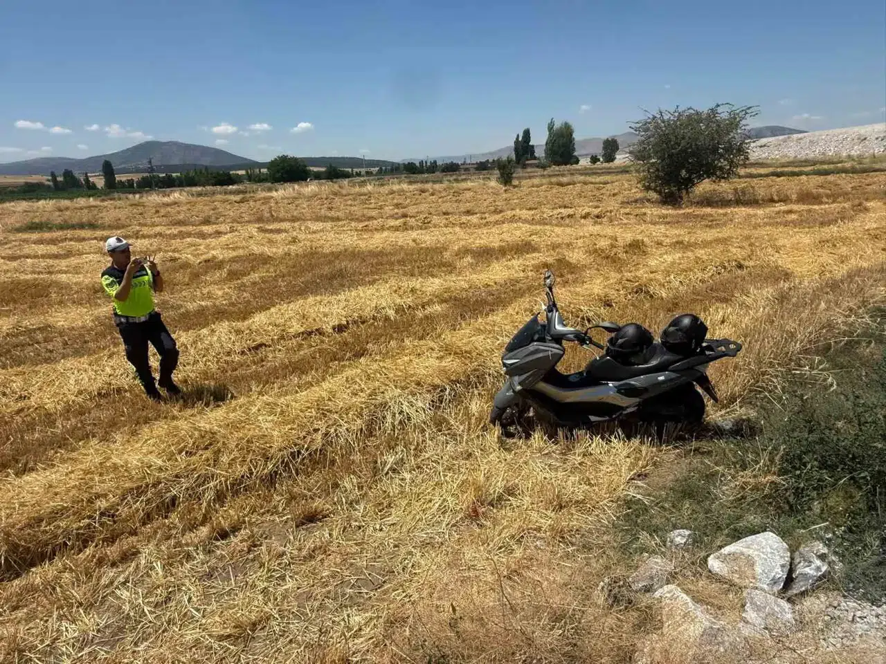 Emirdağ yolunda motosiklet dehşeti: İki kişi hastanelik oldu