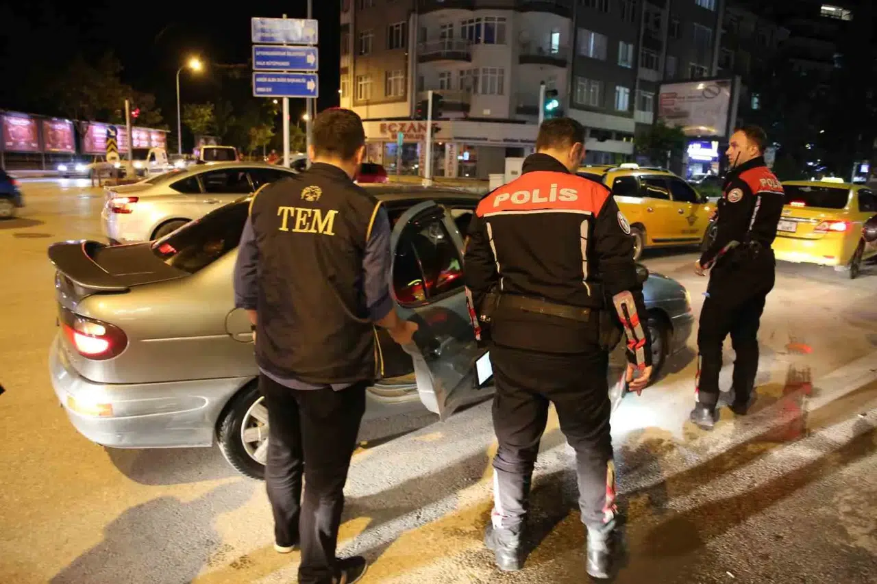 Afyonkarahisar'da kapsamlı huzur operasyonu: Milyonluk ceza kesildi
