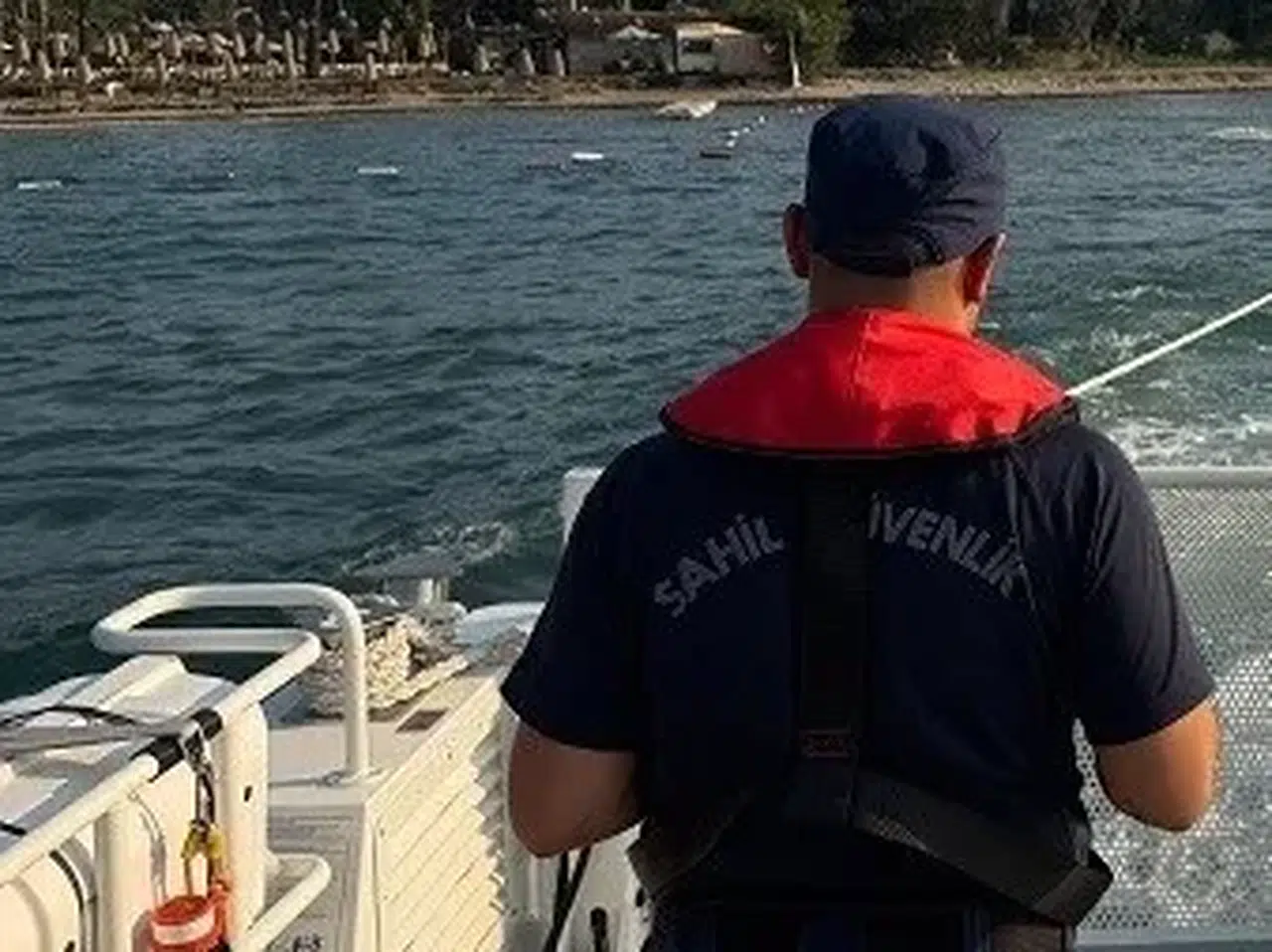 Didim açıklarında korku dolu anlar: Deniz yatağıyla açığa sürüklenen iki kişi kurtarıldı